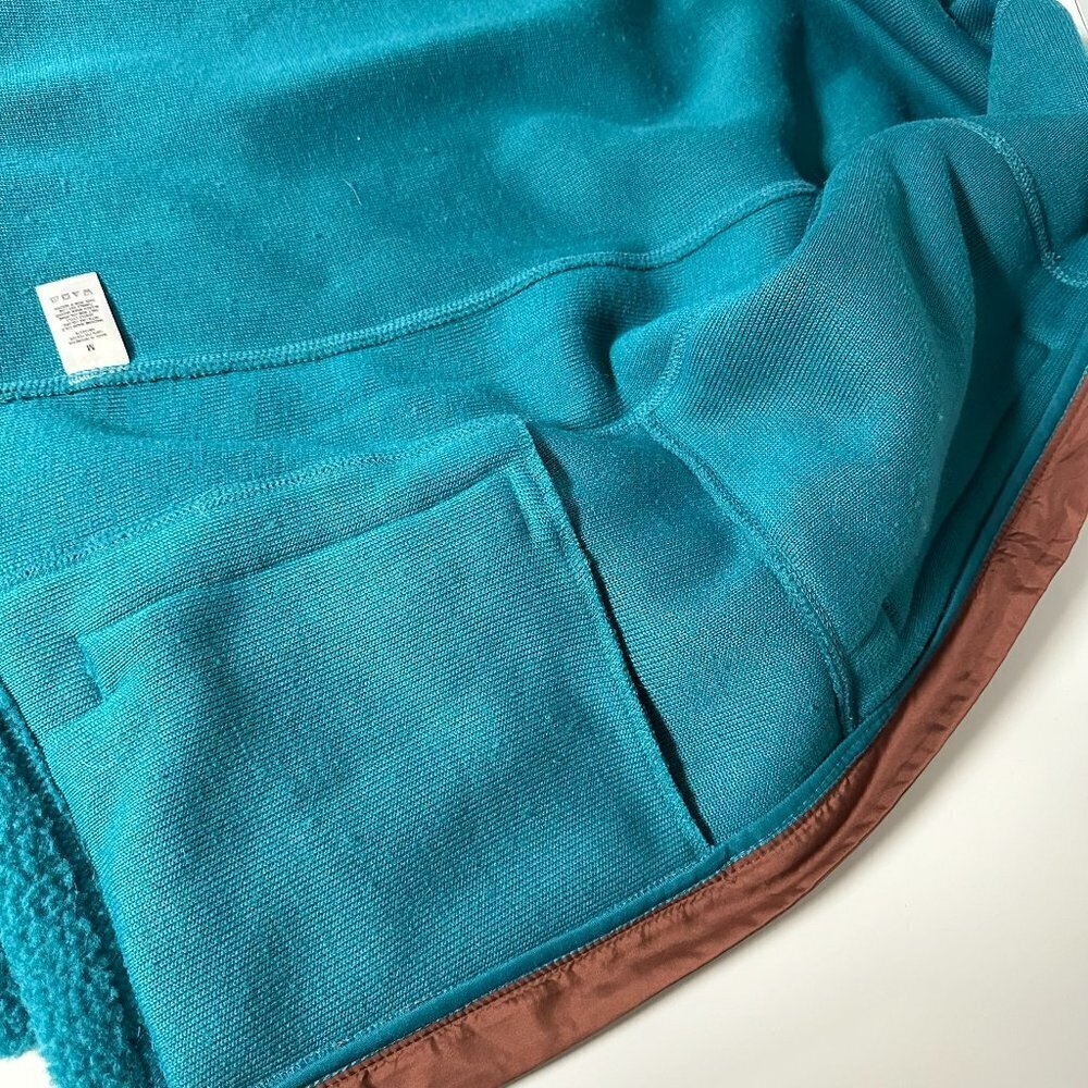 Colorblocked Sherpa Jacket - Picture 9 of 11